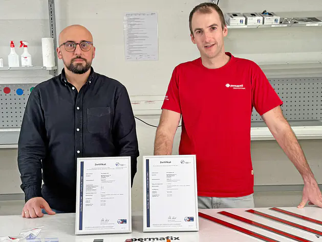 Zertifizierte Verklebungen als Lohnarbeit