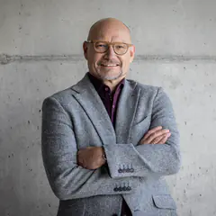 Dr. Hans Ebinger